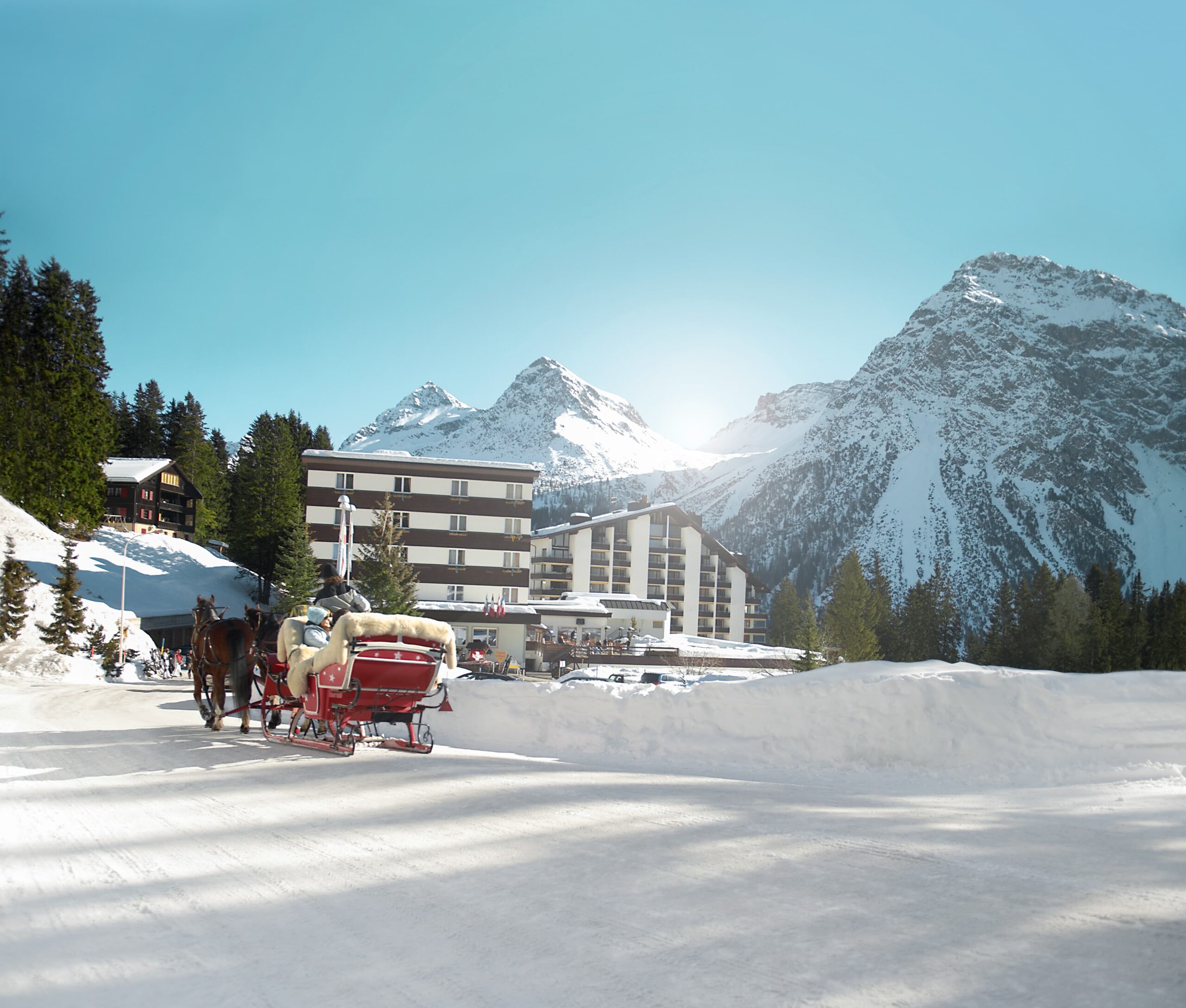 Bild eines Robinson Clubs mitten im Schnee